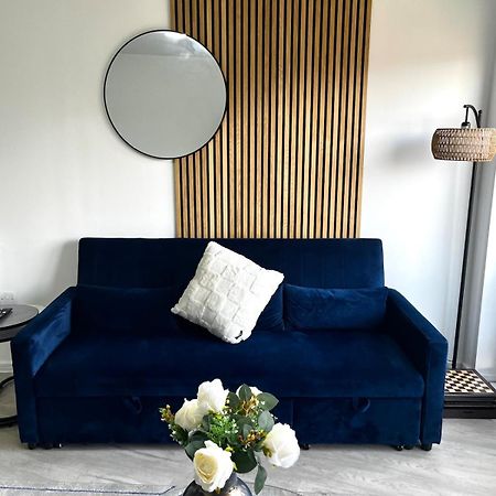 Serene 2-Bed Flat With Canal Views - Coop Live & Ethiad Manchester Luaran gambar