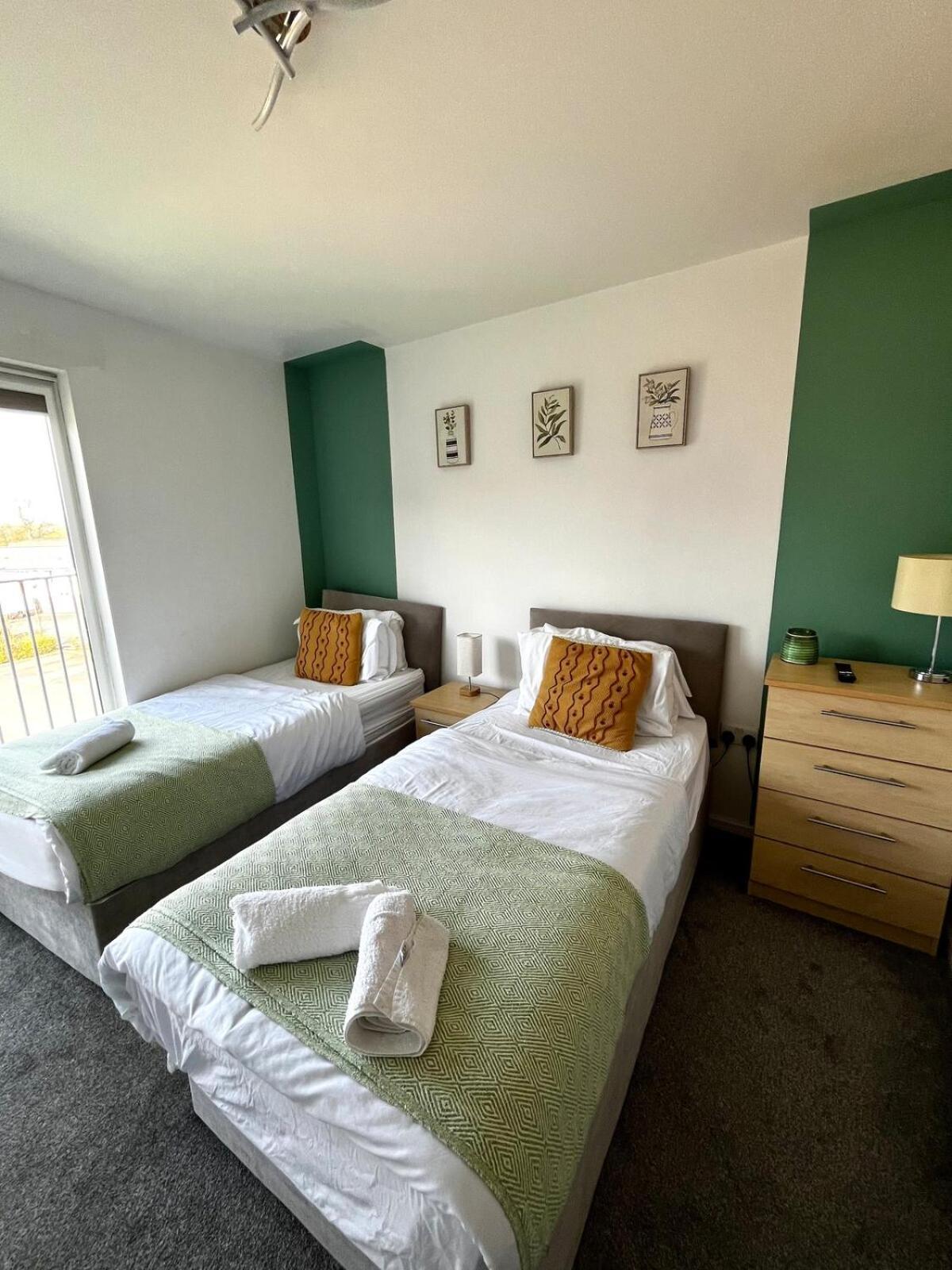 Serene 2-Bed Flat With Canal Views - Coop Live & Ethiad Manchester Luaran gambar