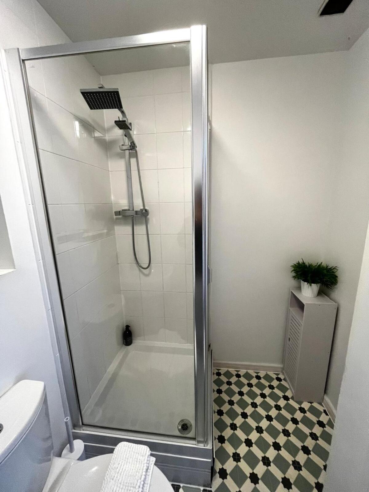 Serene 2-Bed Flat With Canal Views - Coop Live & Ethiad Manchester Luaran gambar