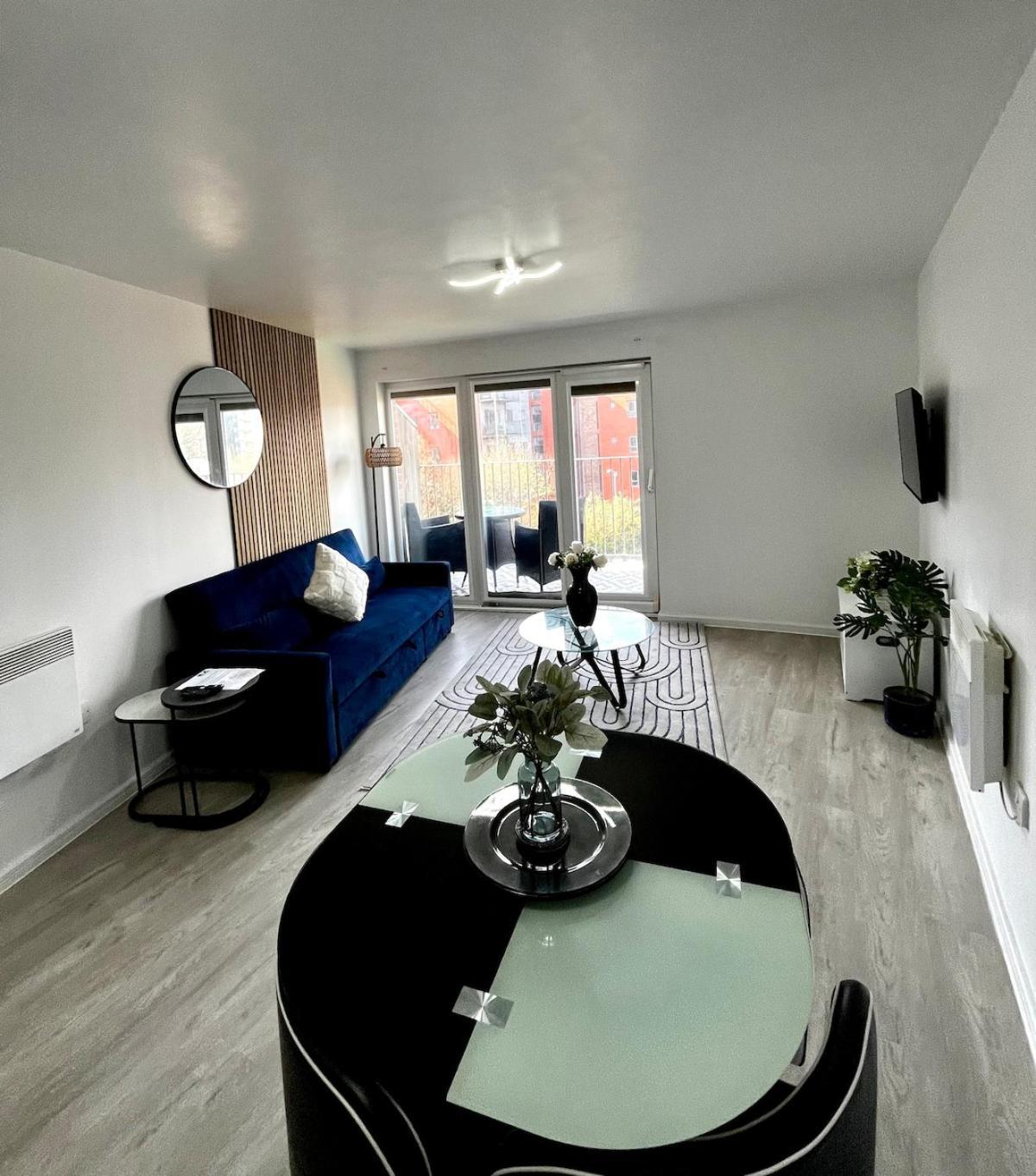 Serene 2-Bed Flat With Canal Views - Coop Live & Ethiad Manchester Luaran gambar